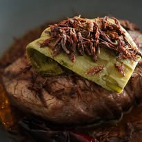 Platillo al centro del plato